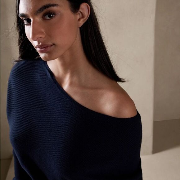 Banana Republic Colleta Off-Shoulder Sweater Dress Size M Black - Picture 6 of 7